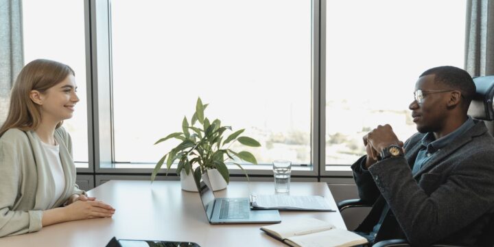 Qué evalúa un empleador al contratarte: consejos para destacar y conseguir el puesto